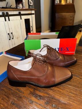 Classic Men’s Brown Leather Cap-Toe Dress Shoes